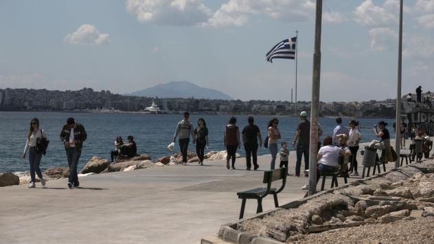 Над 76% срив на постъпленията от чужди туристи в Гърция